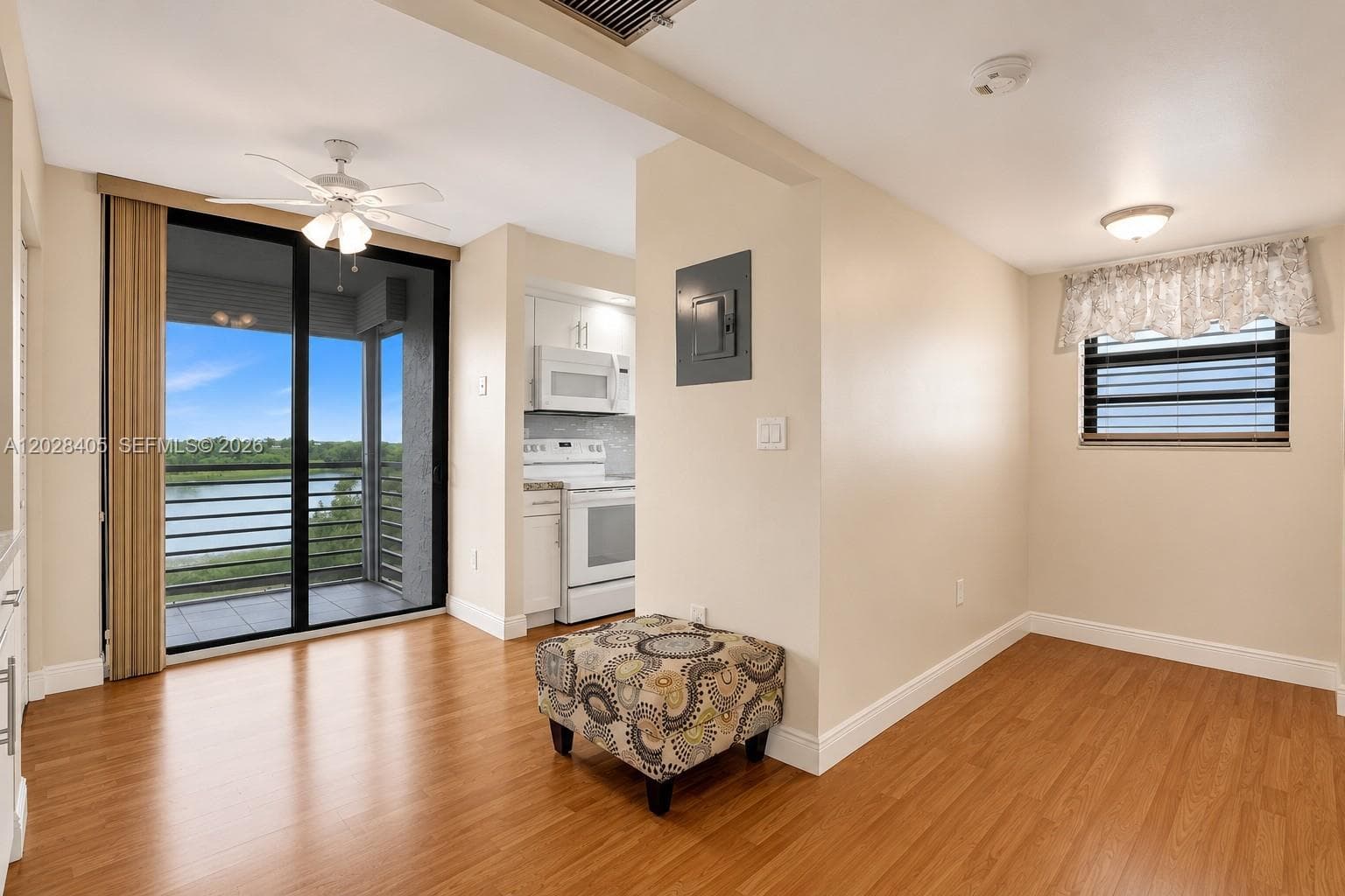 901 Colony Point Cir # 501, Pembroke Pines, FL 33026 photo 3