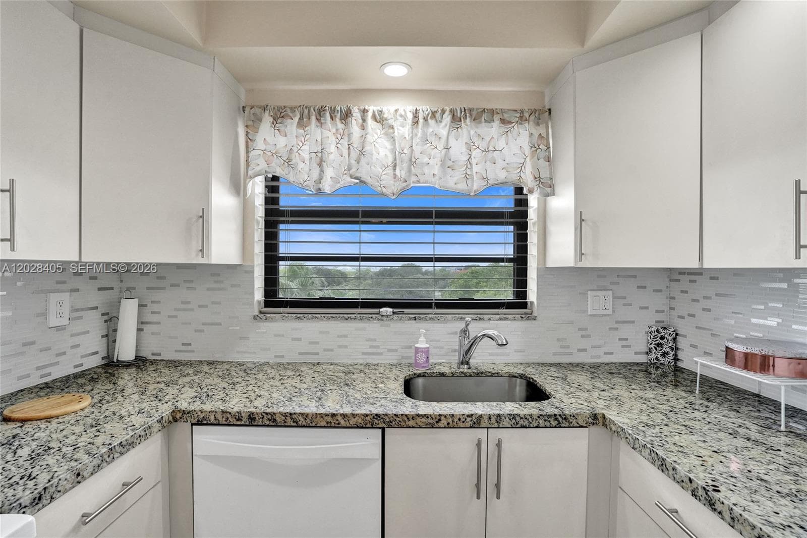 901 Colony Point Cir # 501, Pembroke Pines, FL 33026 photo 5