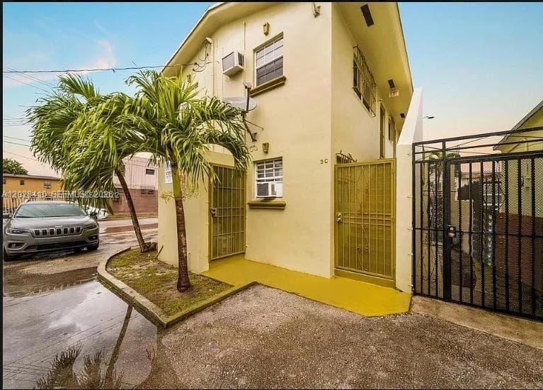 1500 NW 69th Ter, Miami, FL 33147 photo 5