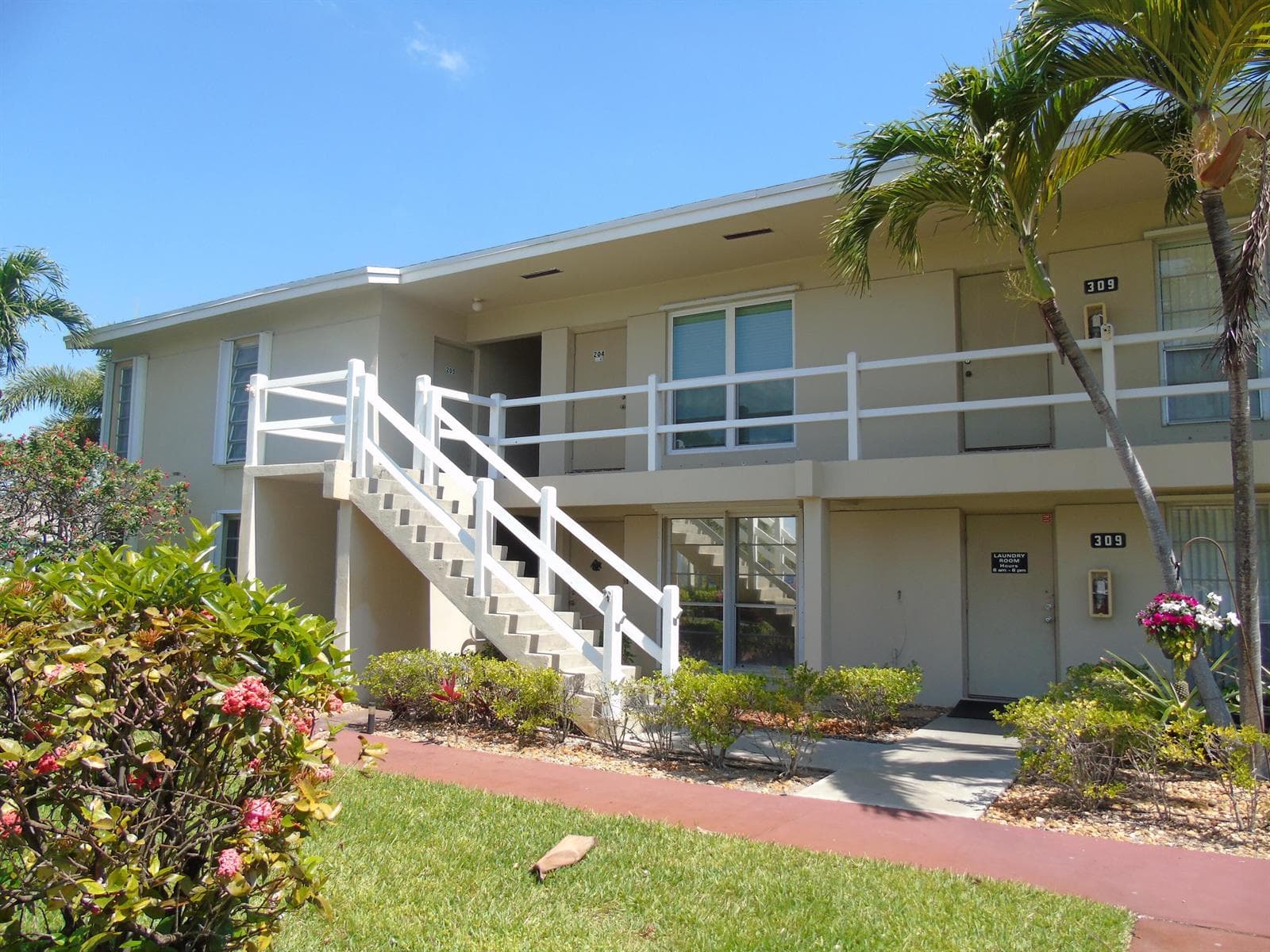 309 Circle Drive S # 204, Boynton Beach, FL 33435 photo 2