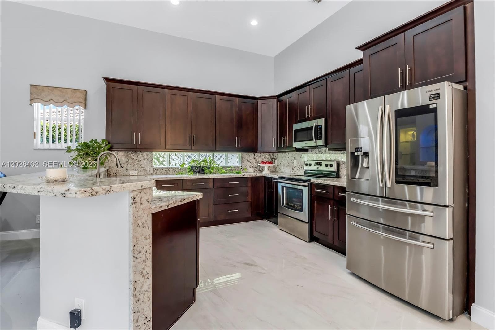 3852 Oak Ridge Cir, Weston, FL 33331 photo 4