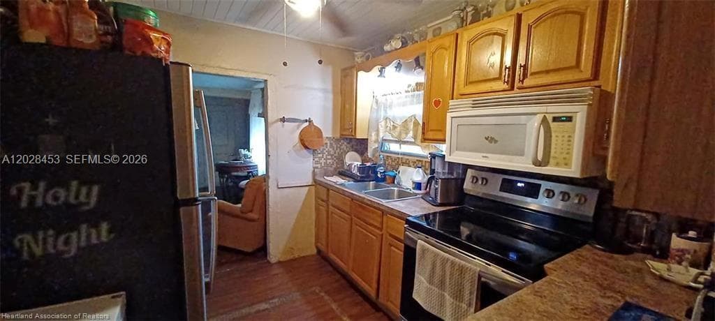509 S Florida Ave, Avon Park, FL 33825 photo 3
