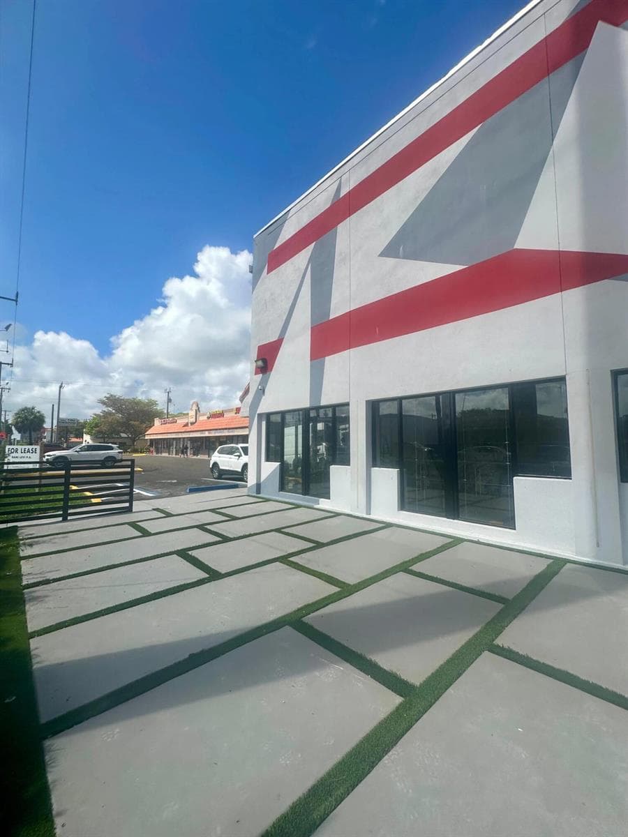 9 N Dixie Highway, Hallandale Beach, FL 33009 photo 2
