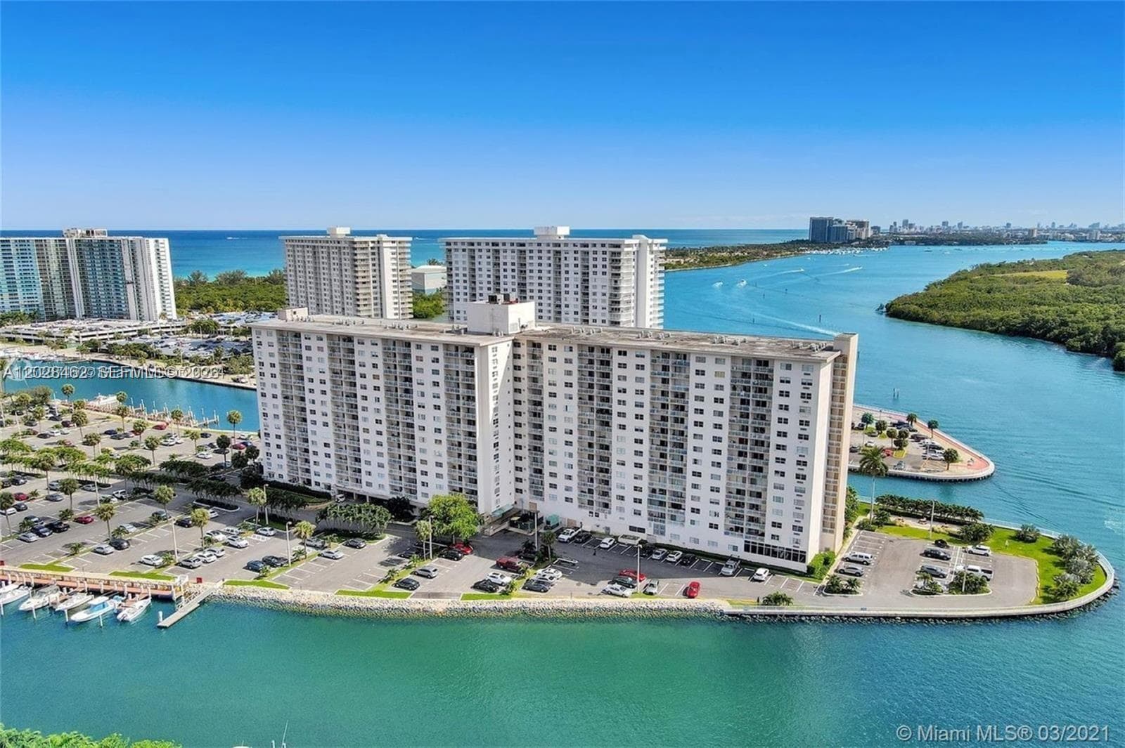 400 Kings Point Dr # 104, Sunny Isles Beach, FL 33160 photo 2