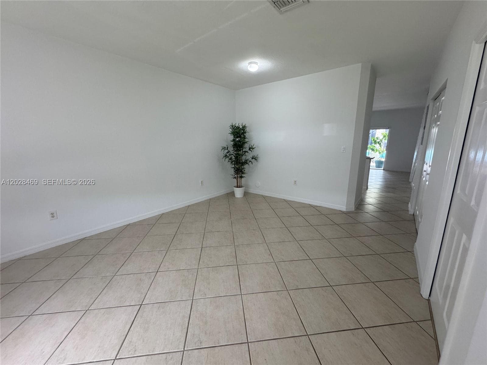 5743 NW 114th Path # 106, Doral, FL 33178 photo 3