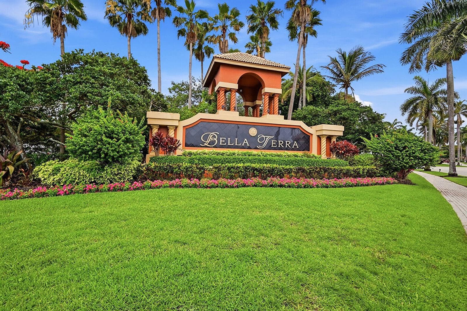 310 Venice Boulevard, Royal Palm Beach, FL 33411 photo 4