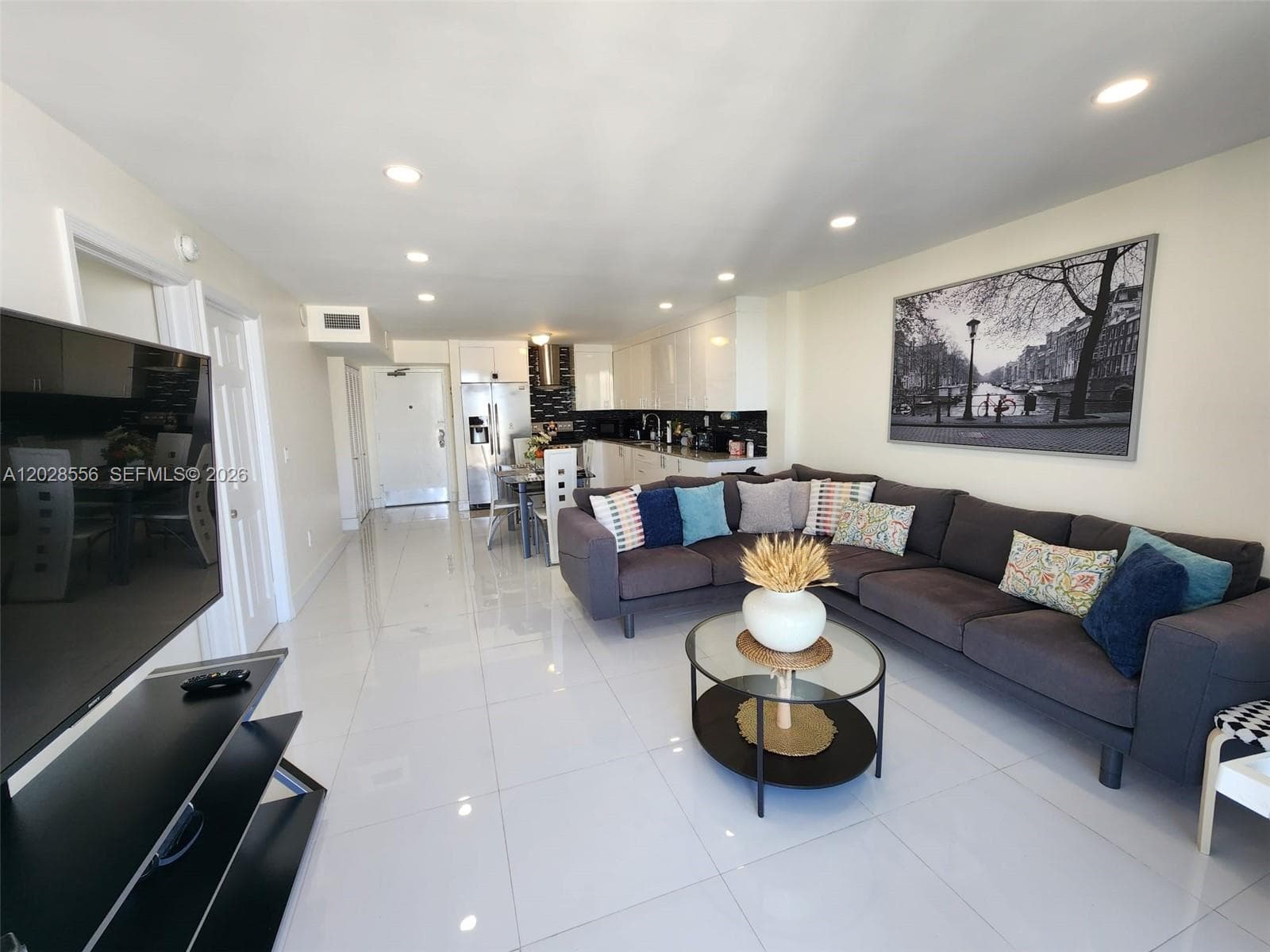 345 Ocean Dr # 602, Miami Beach, FL 33139 photo 3