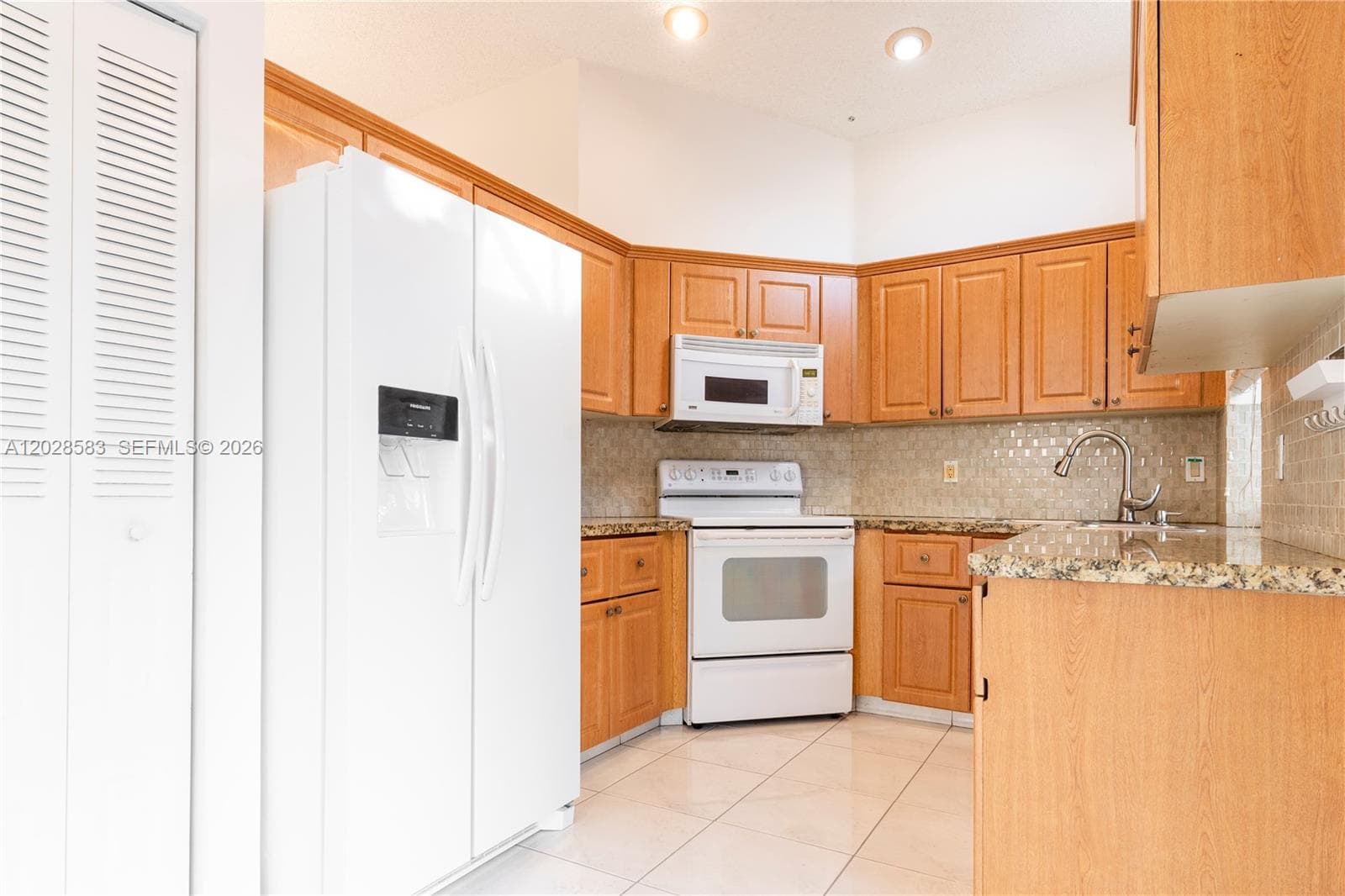 1341 Seagrape Cir, Weston, FL 33326 photo 5
