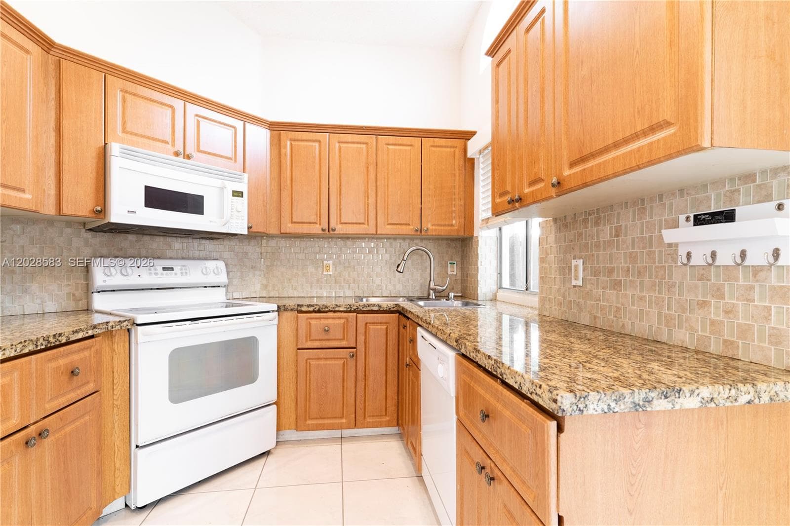 1341 Seagrape Cir, Weston, FL 33326 photo 4