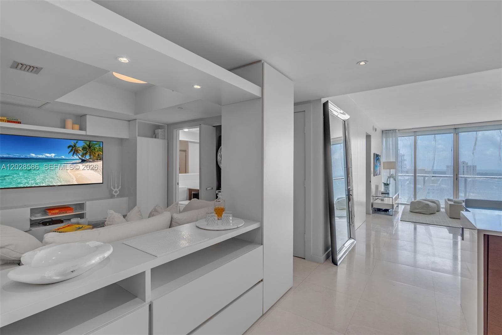 465 Brickell Ave # 2703, Miami, FL 33131 photo 2