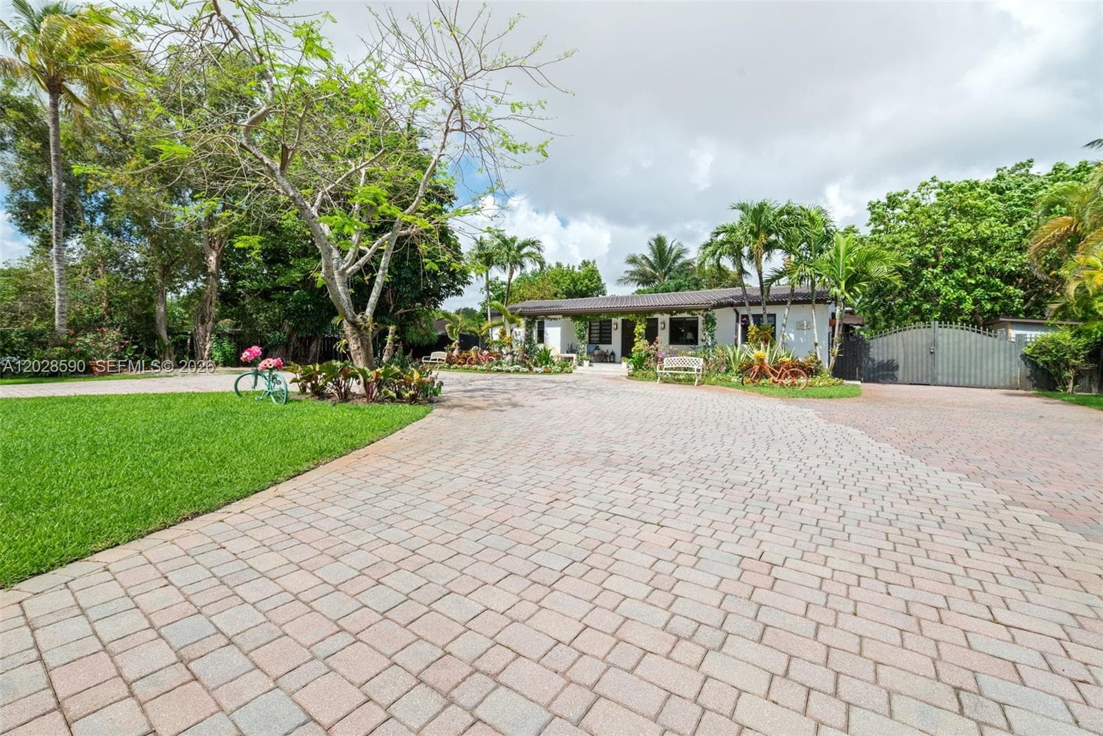 13700 N Miami Ave, Miami, FL 33168 photo 2