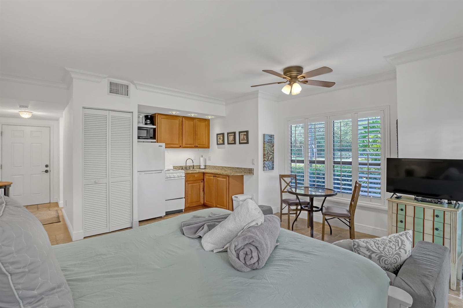 11863 Wimbledon Circle # 408, Wellington, FL 33414 photo 4