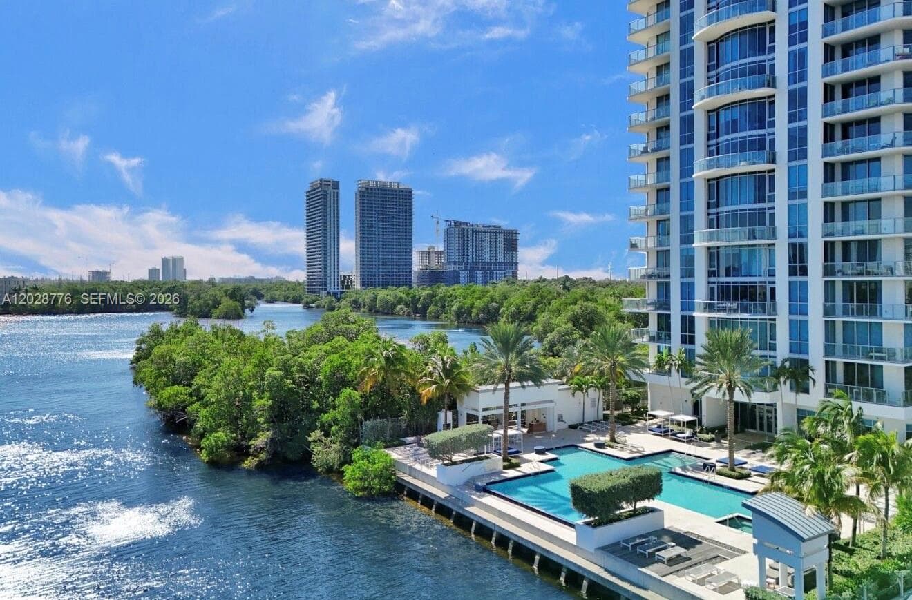 17111 Biscayne Blvd # 208, North Miami Beach, FL 33160 photo 4