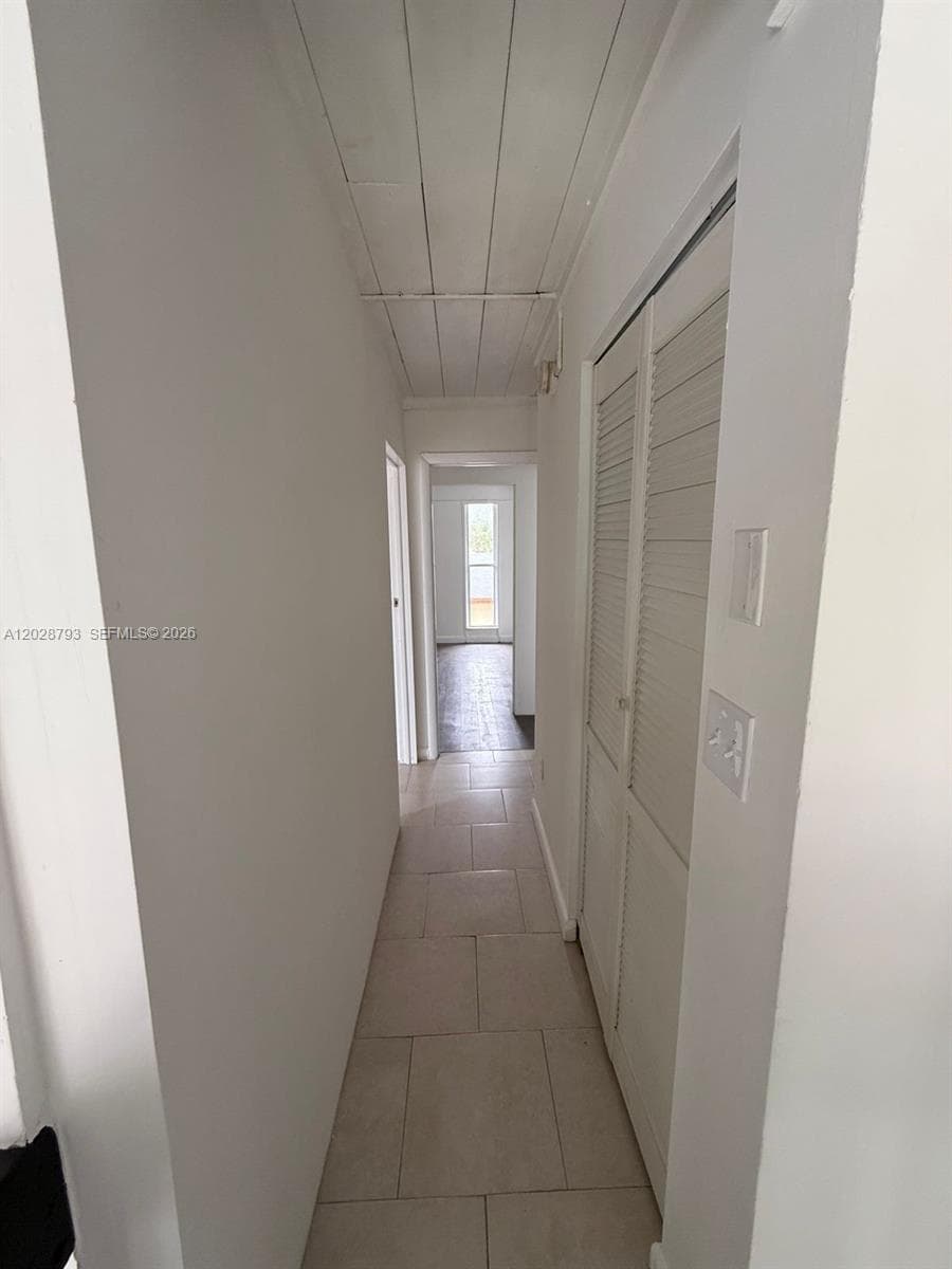 14310 NE 5th Pl, Miami, FL 33161 photo 5