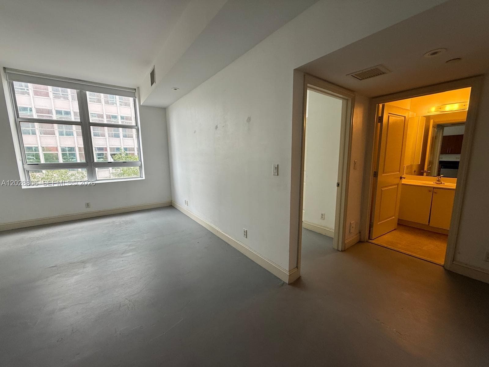 111 E Flagler St # 402, Miami, FL 33131 photo 4