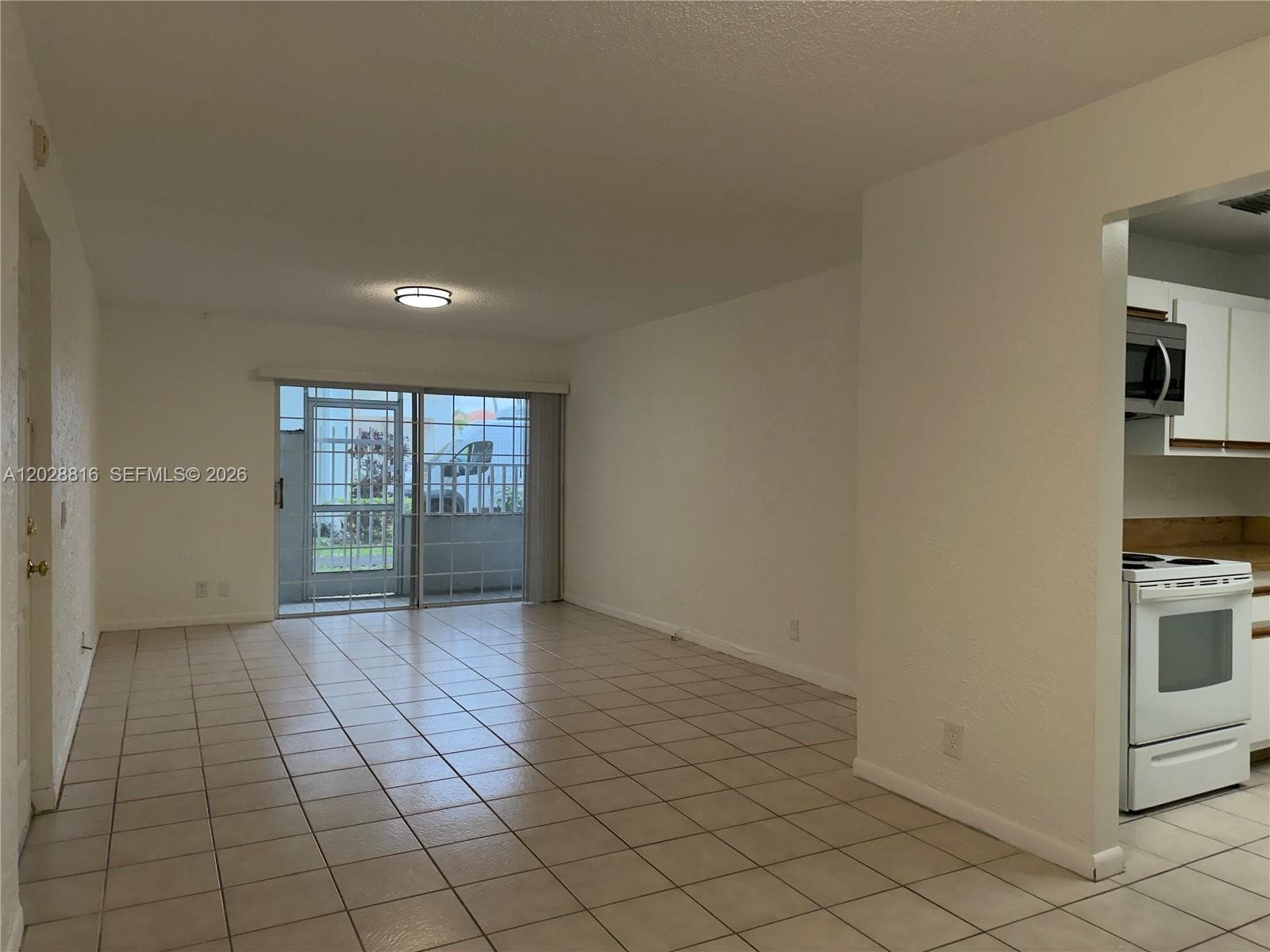 10441 Mahogany Key Cir # 106, Miami, FL 33196 photo 3