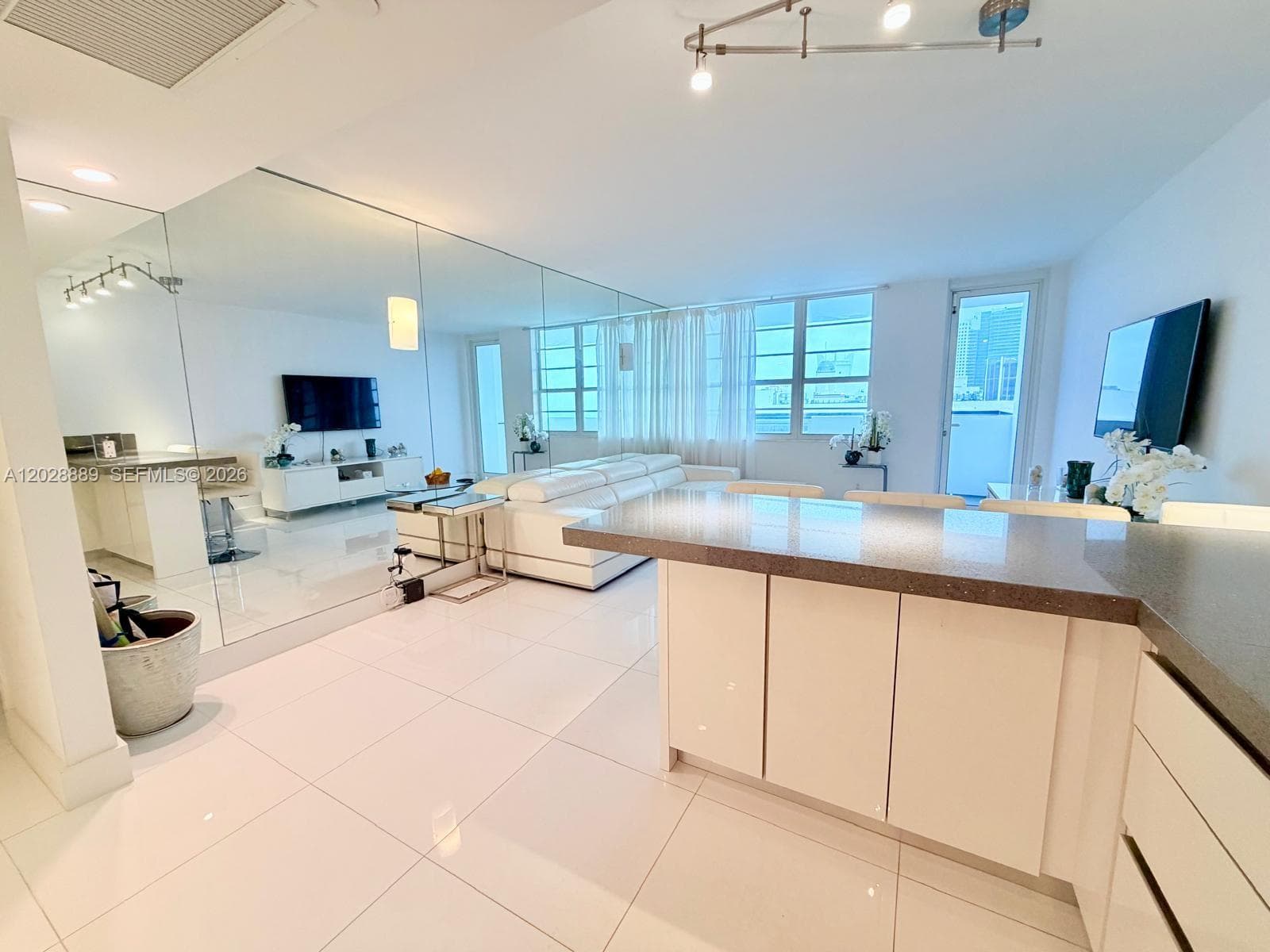 100 Lincoln Rd # 1504, Miami Beach, FL 33139 photo 2