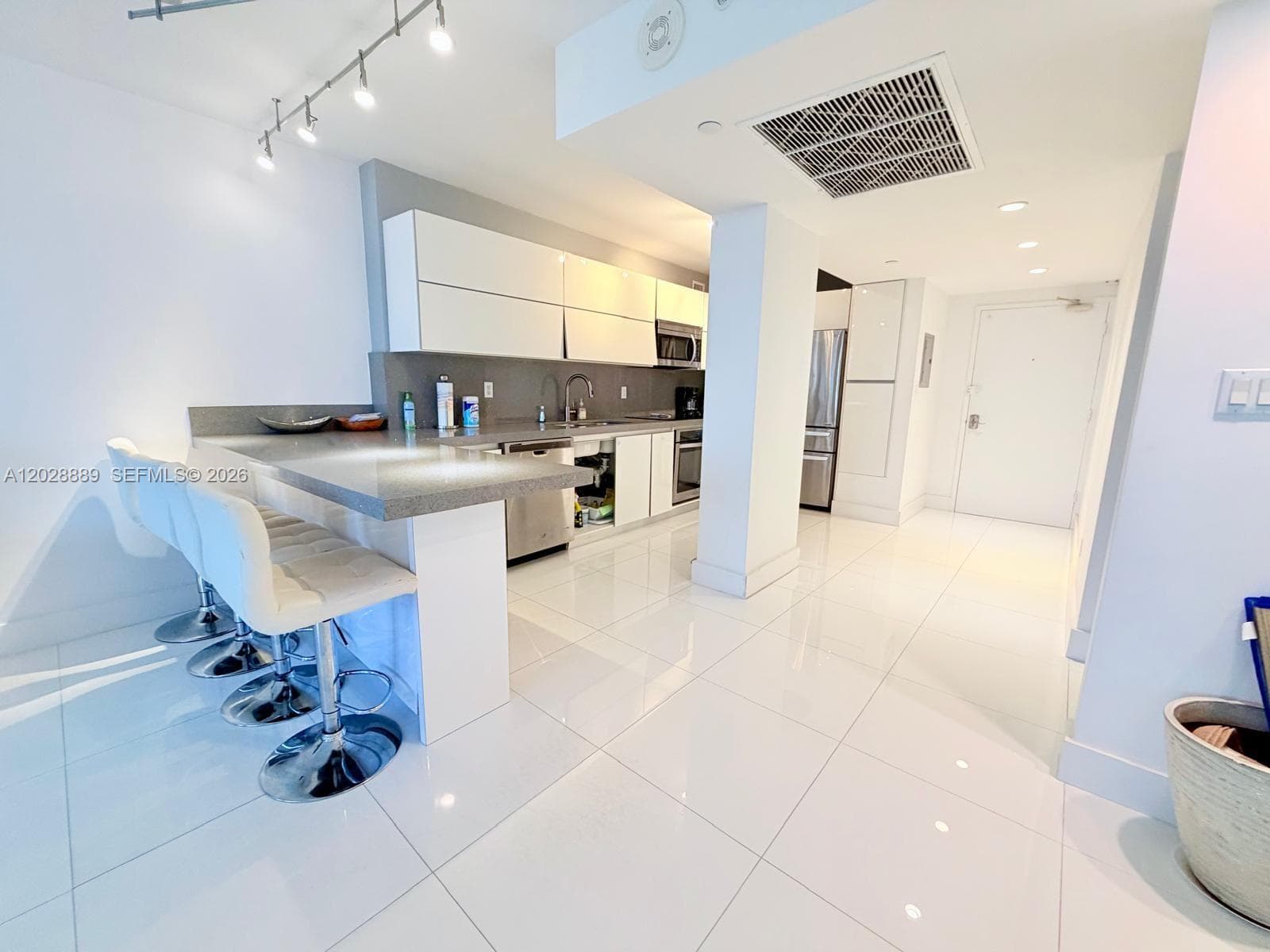 100 Lincoln Rd # 1504, Miami Beach, FL 33139 photo 3