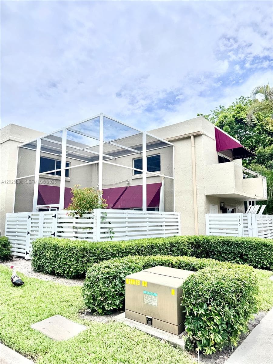 535 NW 98th Ave, Plantation, FL 33324 photo 2