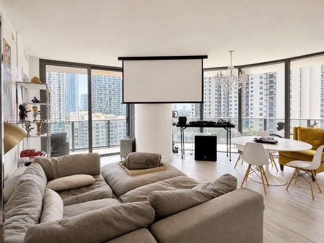 45 SW 9th St # 1506, Miami, FL 33130 photo 3