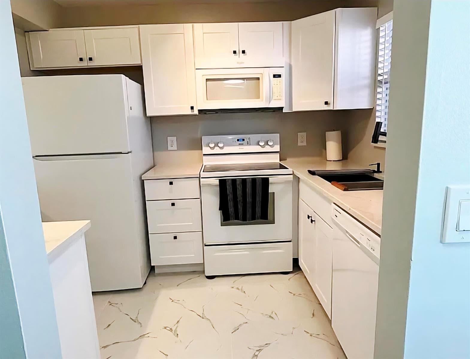 4640 W Lucerne Lakes Blvd Boulevard # 505, Lake Worth, FL 33467 photo 2