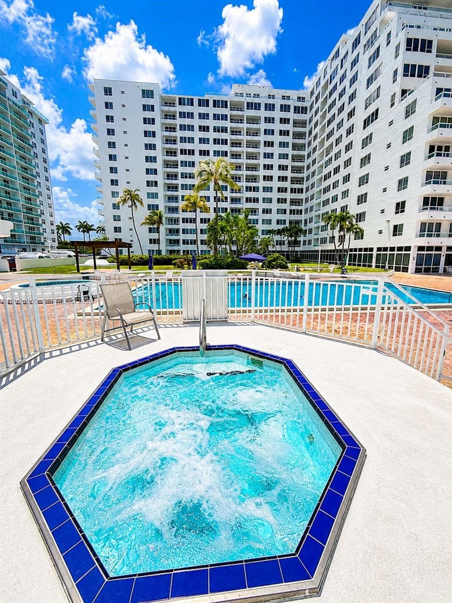 5005 Collins Ave # 616, Miami Beach, FL 33140 photo 4