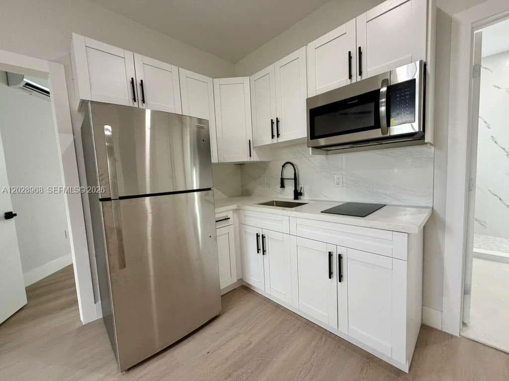 2425 SW 6th St # 6, Miami, FL 33135 photo 4