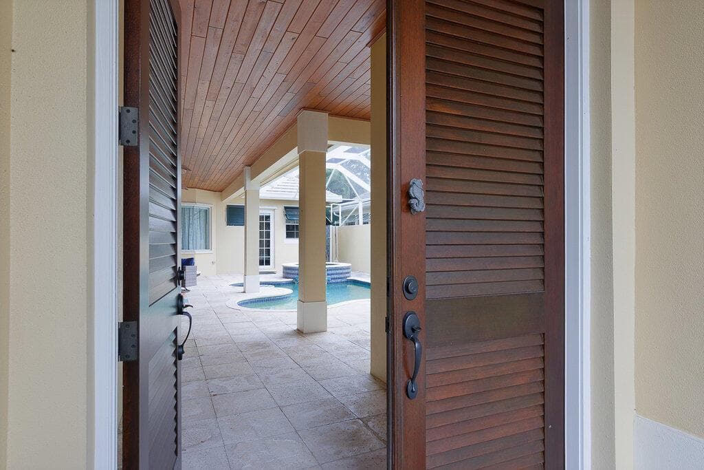 9190 Spring Time Drive, Vero Beach, FL 32963 photo 3