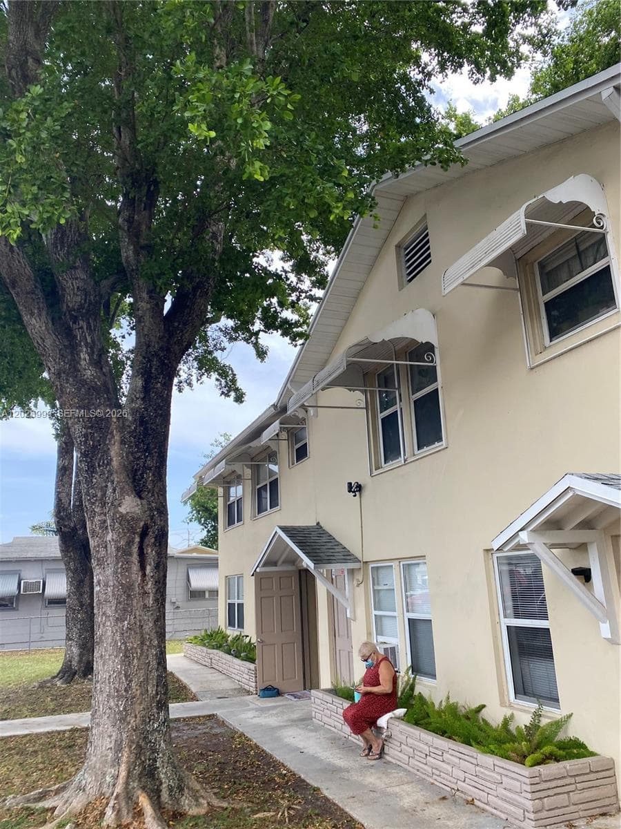 26 SE 13th Ter # 1-7, Dania Beach, FL 33004 photo 2