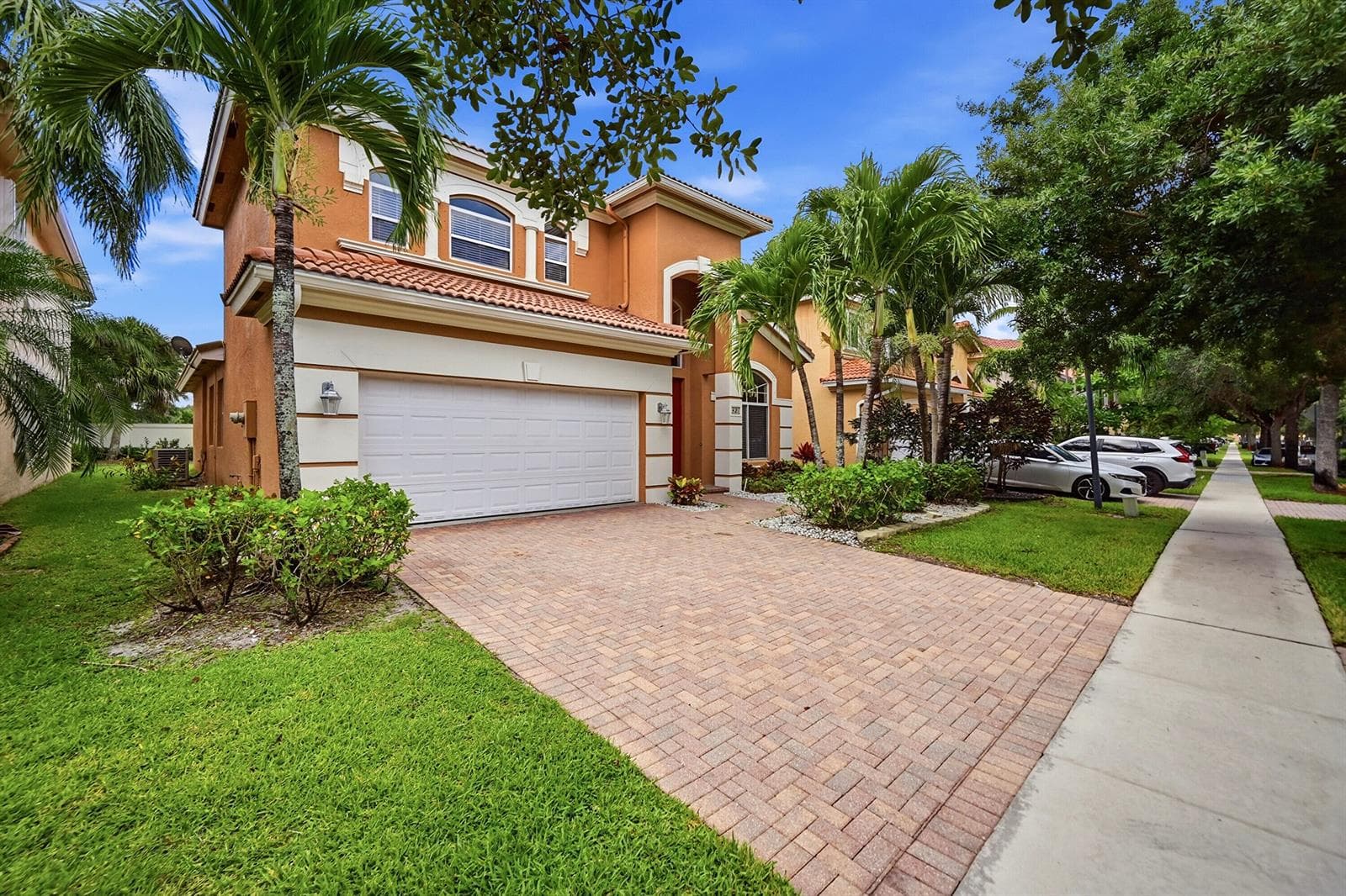 421 Gazetta Way, West Palm Beach, FL 33413 photo 2