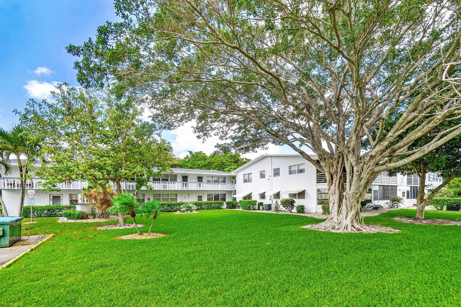 57 Canterbury, West Palm Beach, FL 33417 photo 2