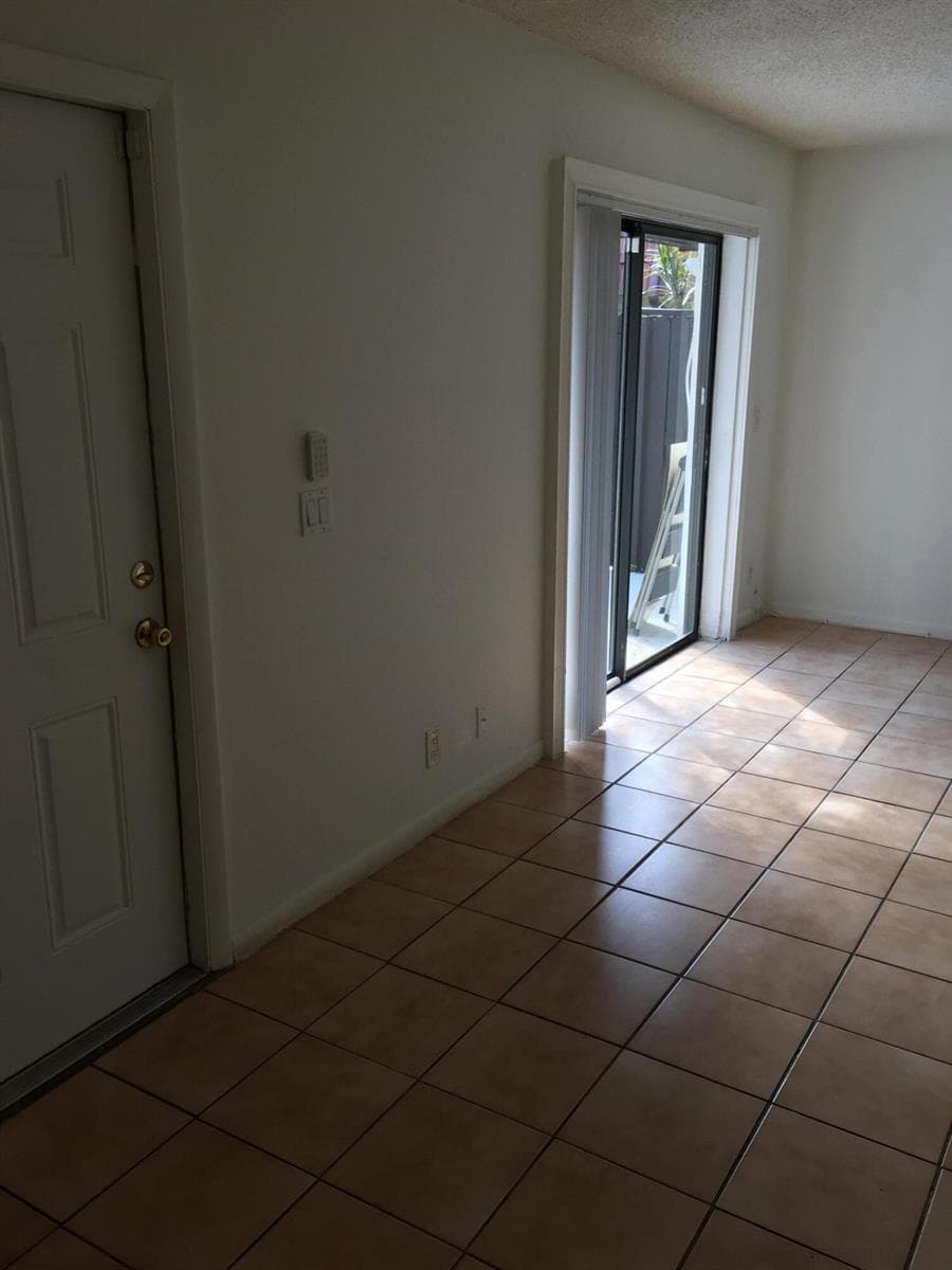 2233 White Pine Circle # D, FL 33415 photo 4