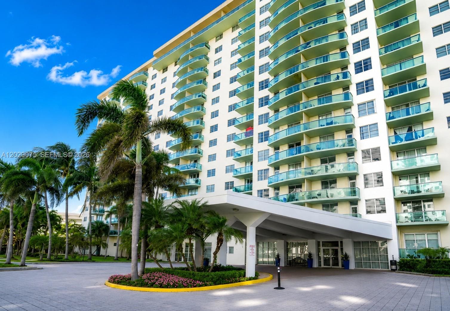 19390 Collins Ave # 1419, Sunny Isles Beach, FL 33160 photo 2