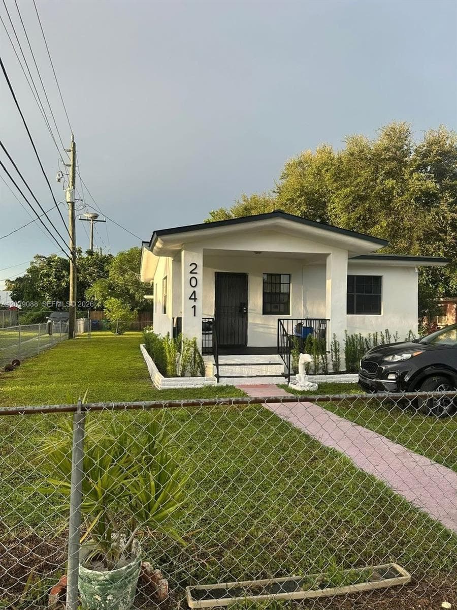 2041 NW 100th St, Miami, FL 33147 photo 5