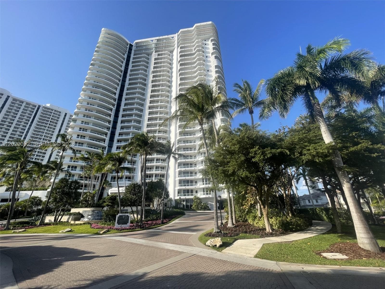 21050 NE 38th Ave # 305, Aventura, FL 33180 photo 2