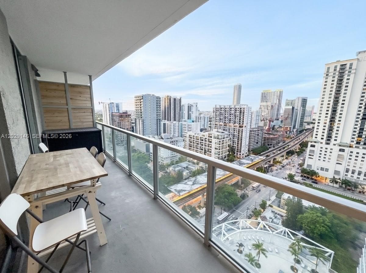 79 SW 12th St # 2410-S, Miami, FL 33130 photo 2