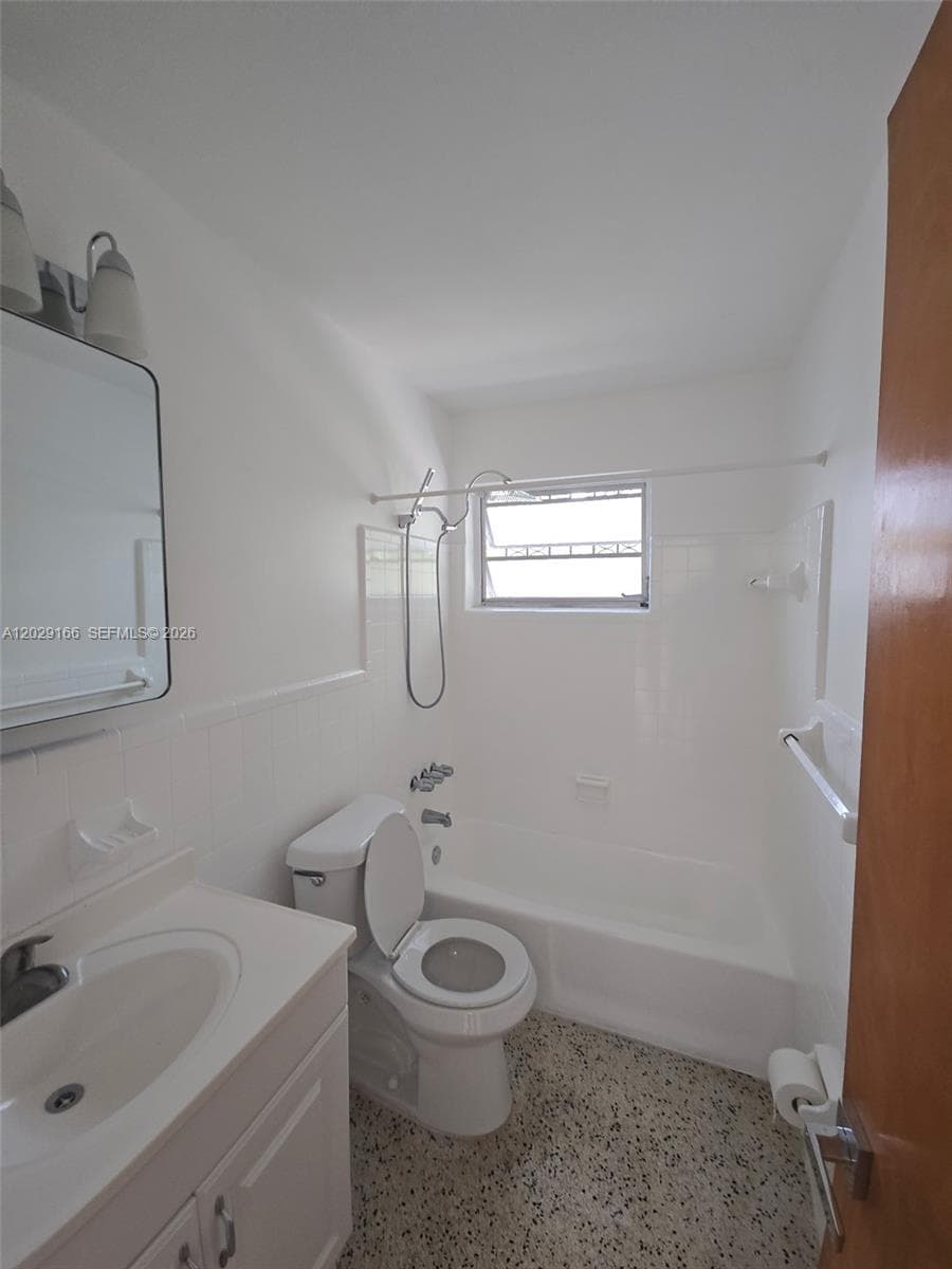 3435 NW 4th St, Miami, FL 33125 photo 3