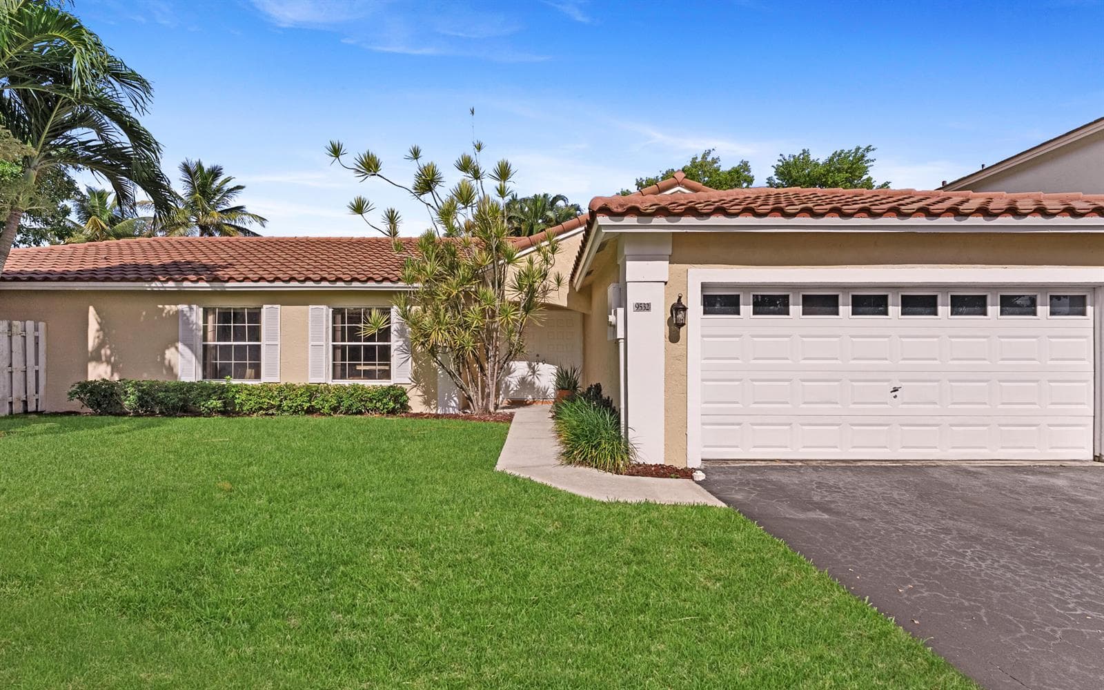 9532 NW 9th Court, Plantation, FL 33324 photo 2