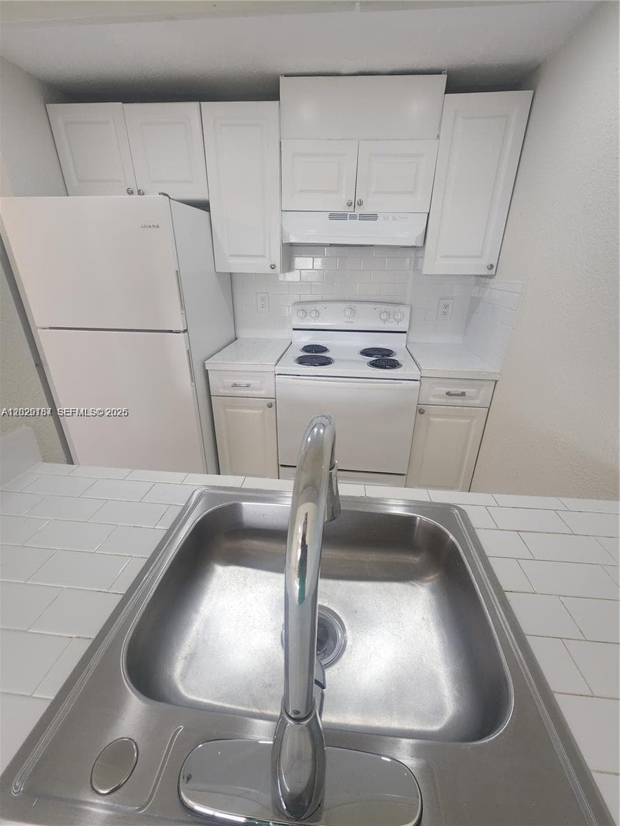 19600 SW 110th Ct # 209, Cutler Bay, FL 33157 photo 3