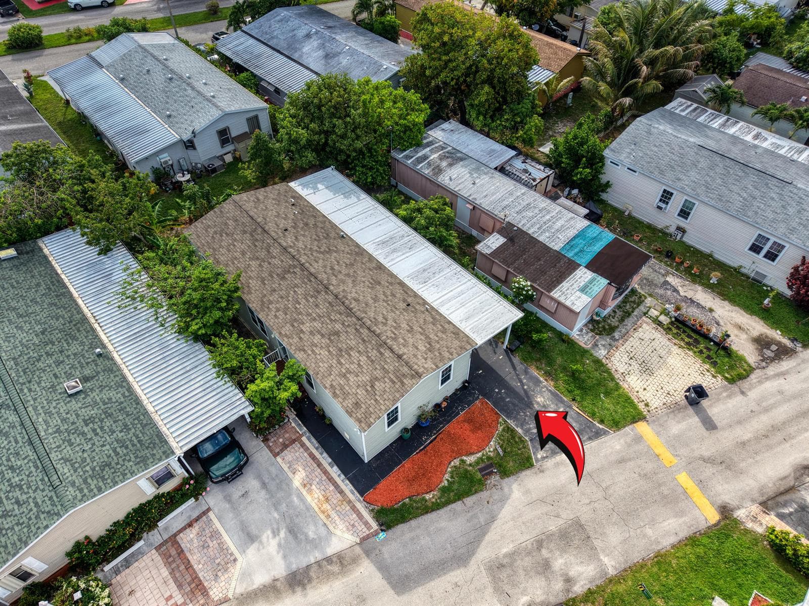 4625 Jill Place, FL 33463 photo 3