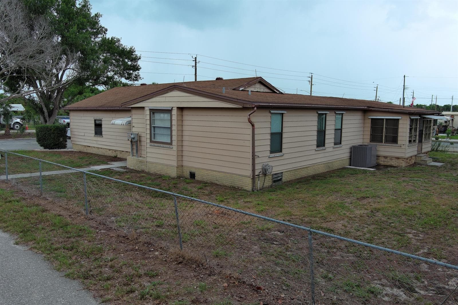1013 9th Street, Okeechobee, FL 34974 photo 2