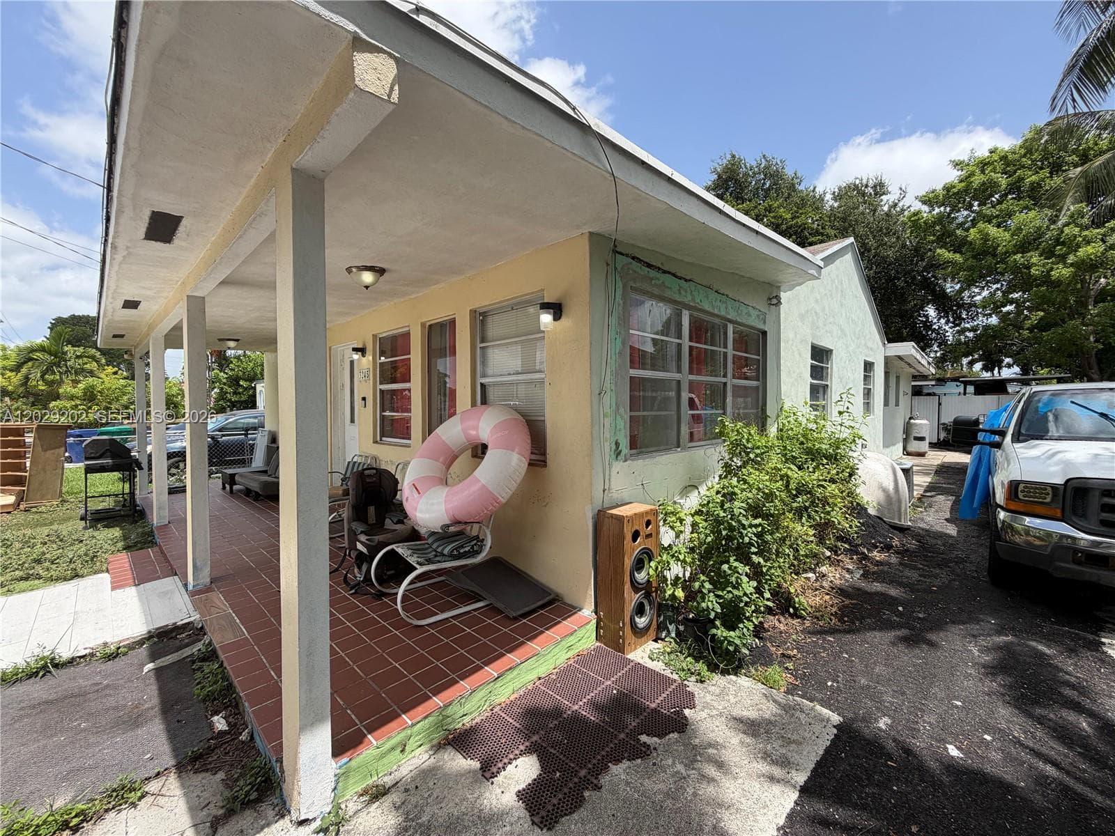 3245 NW 34th St, Miami, FL 33142 photo 2