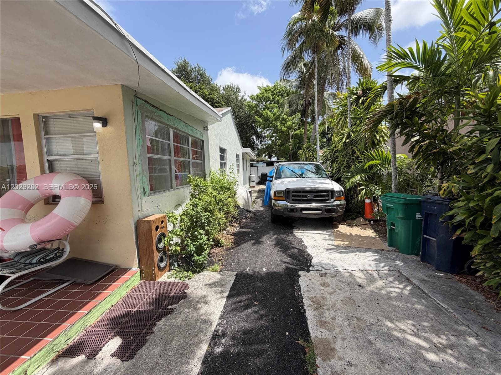3245 NW 34th St, Miami, FL 33142 photo 3