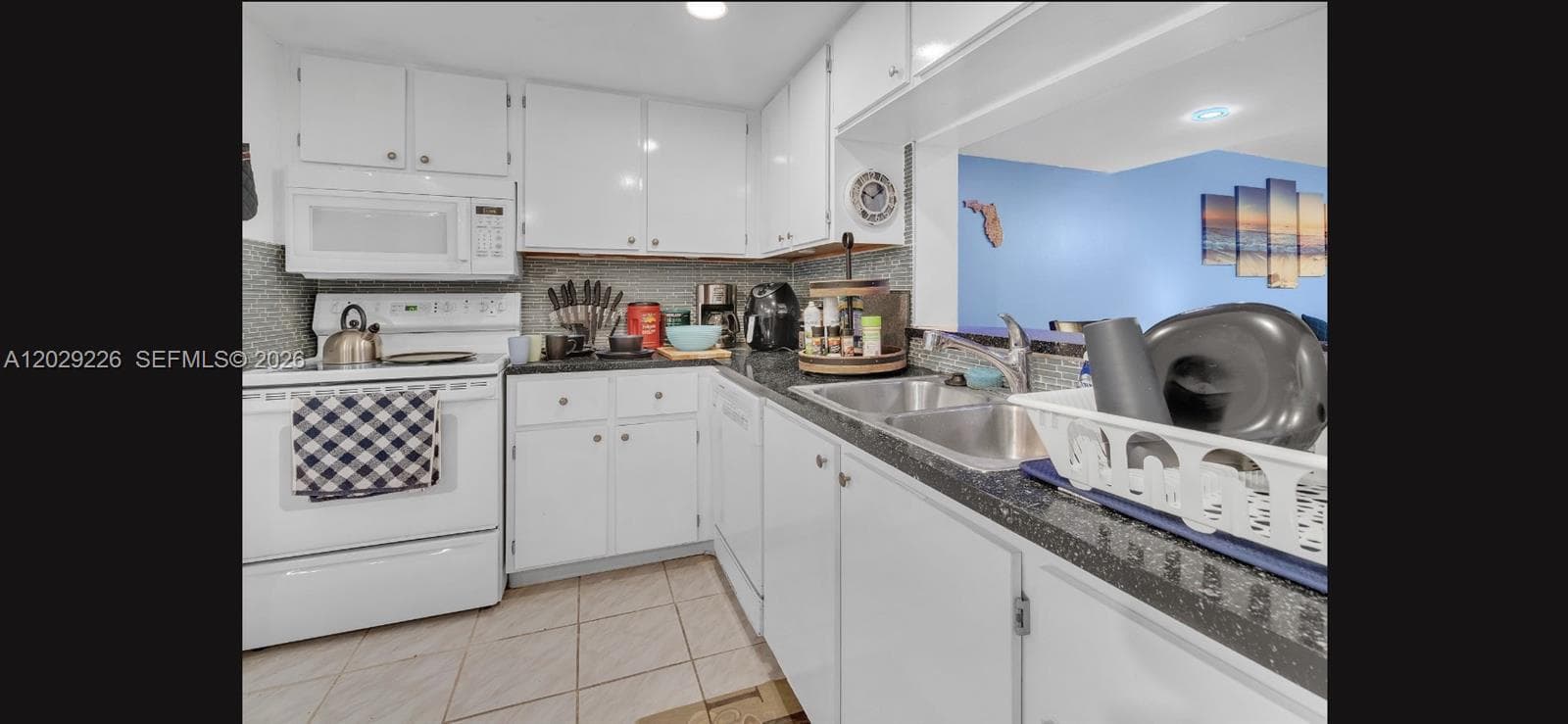 9427 NW 42nd St, Sunrise, FL 33351 photo 2
