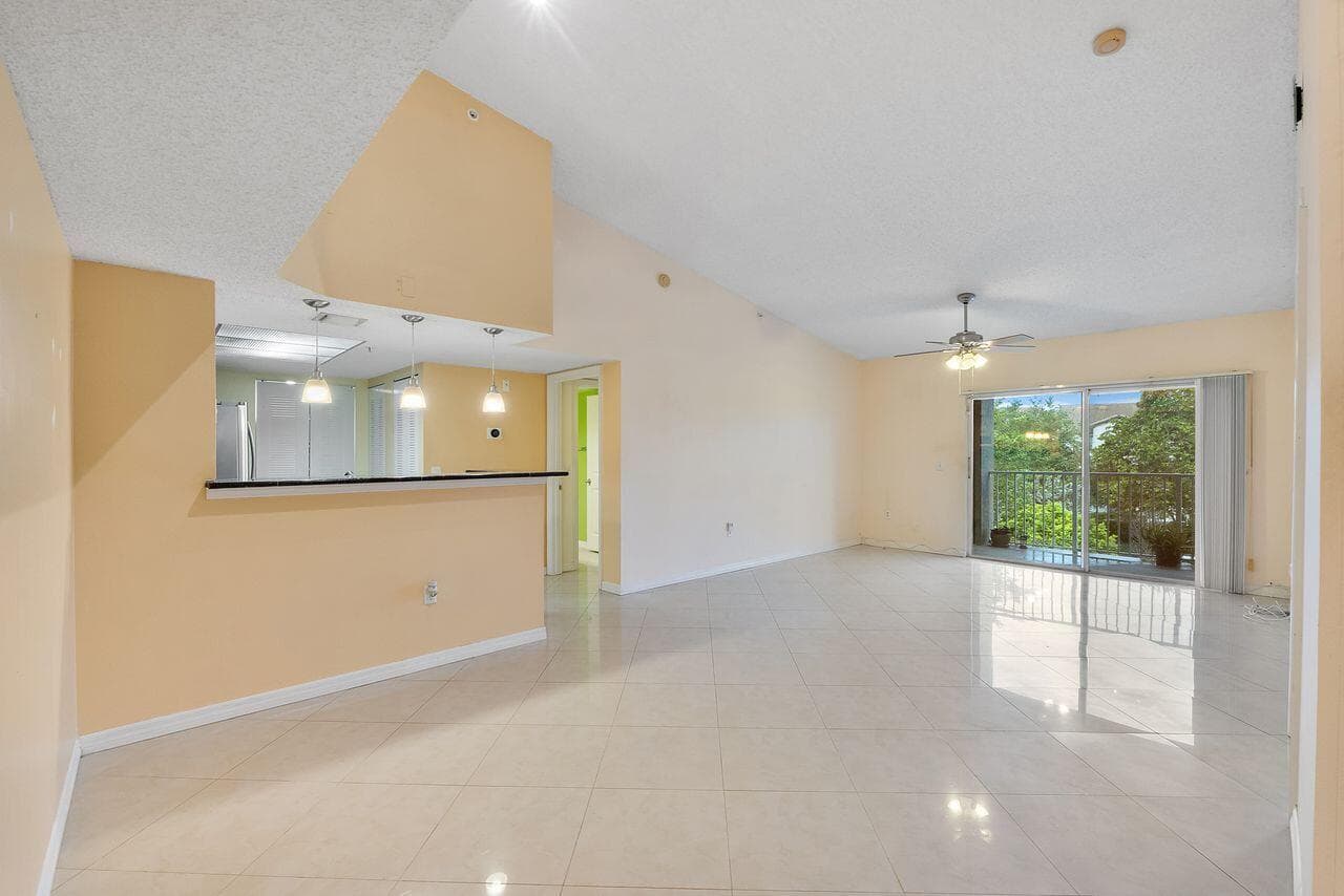 5011 Wiles Road # Unit 303, Coconut Creek, FL 33073 photo 5