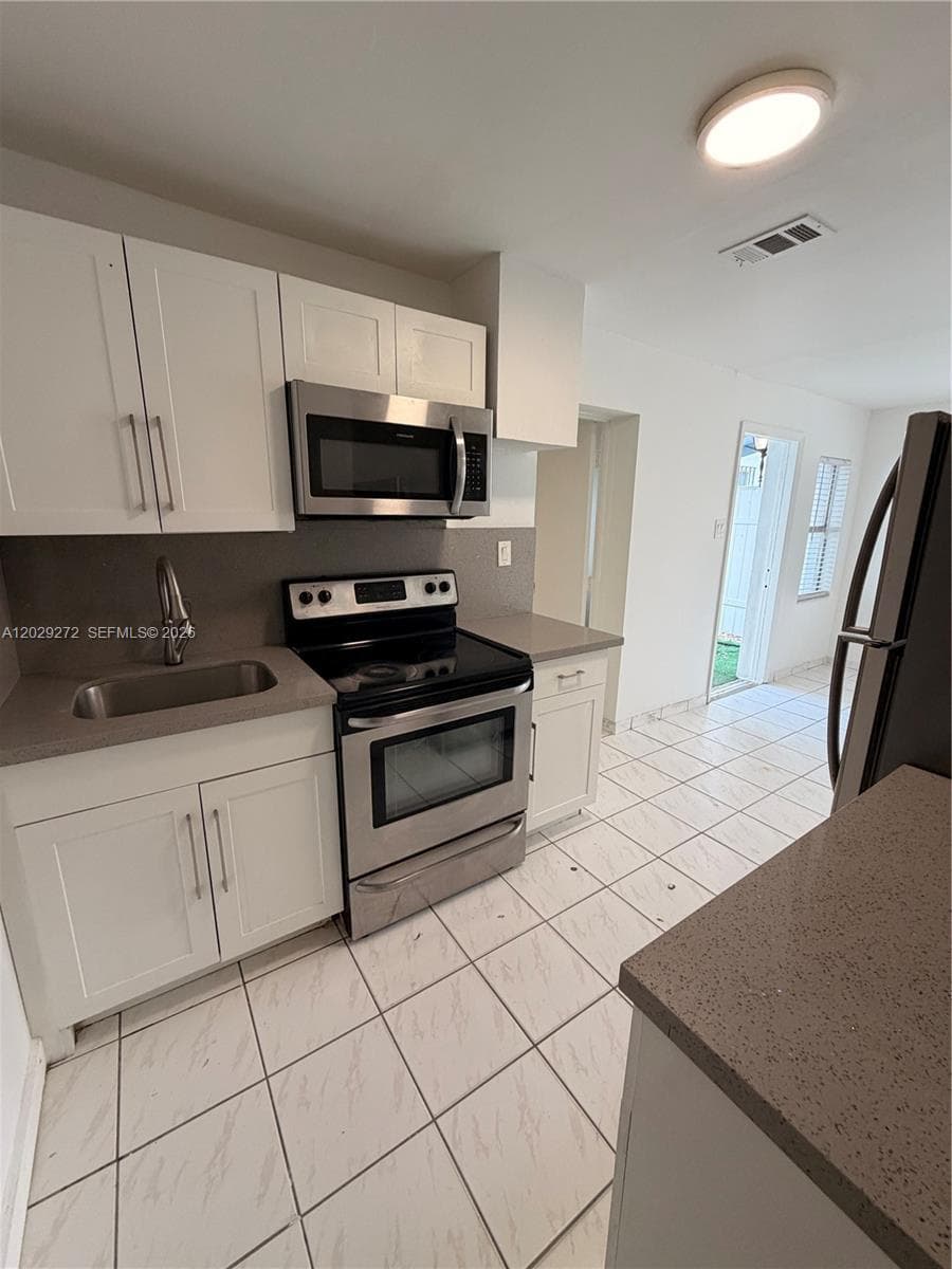 2420 NW 31st St # 3, Miami, FL 33142 photo 5