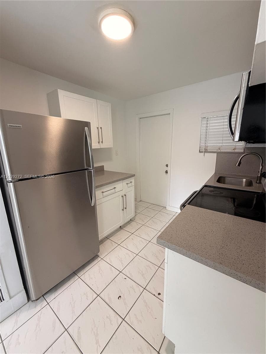 2420 NW 31st St # 3, Miami, FL 33142 photo 4