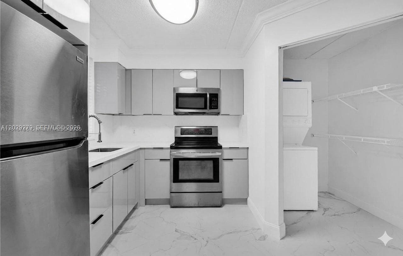 6135 NW 186th St # 202, Hialeah, FL 33015 photo 4