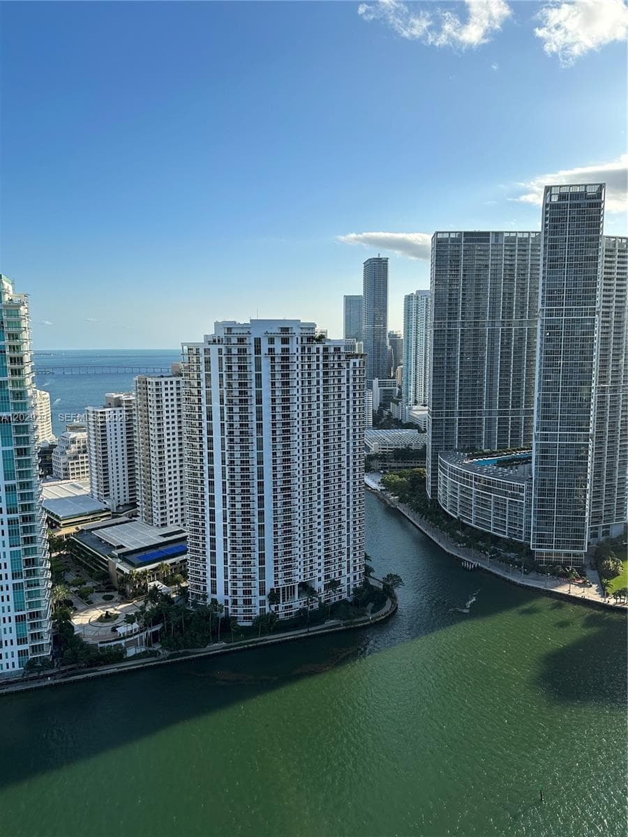 325 S Biscayne Blvd # 4119, Miami, FL 33131 photo 2