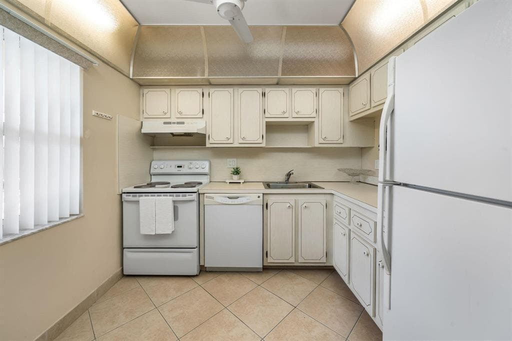 7360 NW 1st Street NW # 208, Margate, FL 33063 photo 4